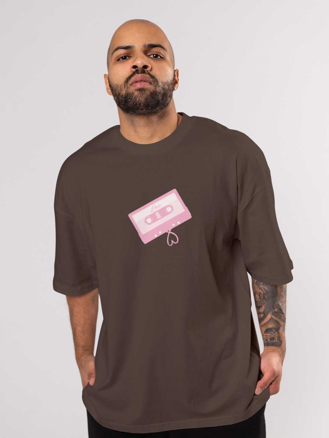 Love is all we need Oversized Tee