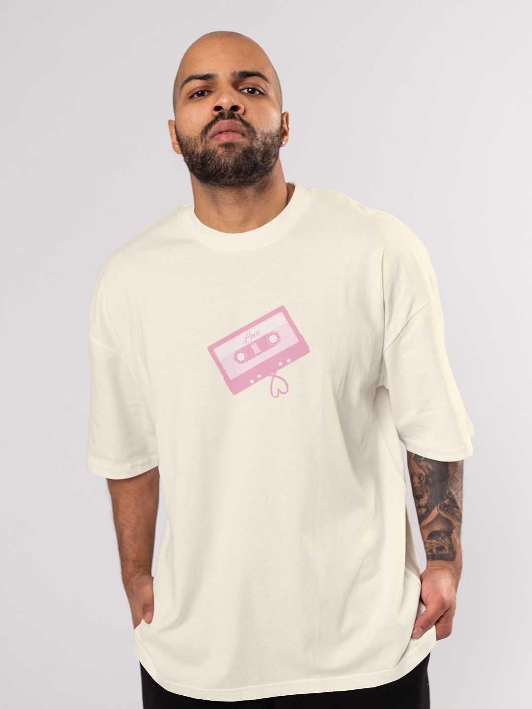 Love is all we need Oversized Tee