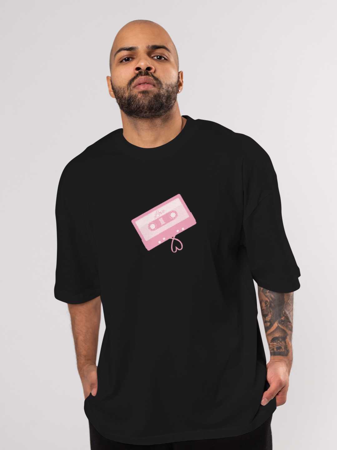 Love is all we need Oversized Tee