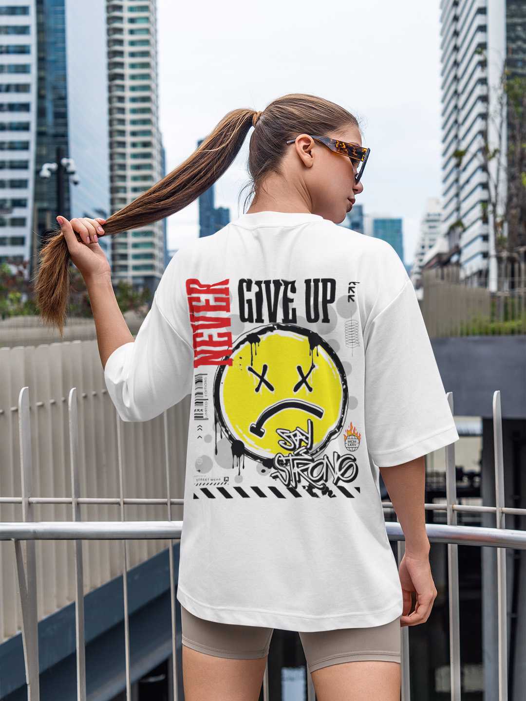 Never Give up Oversized Tee