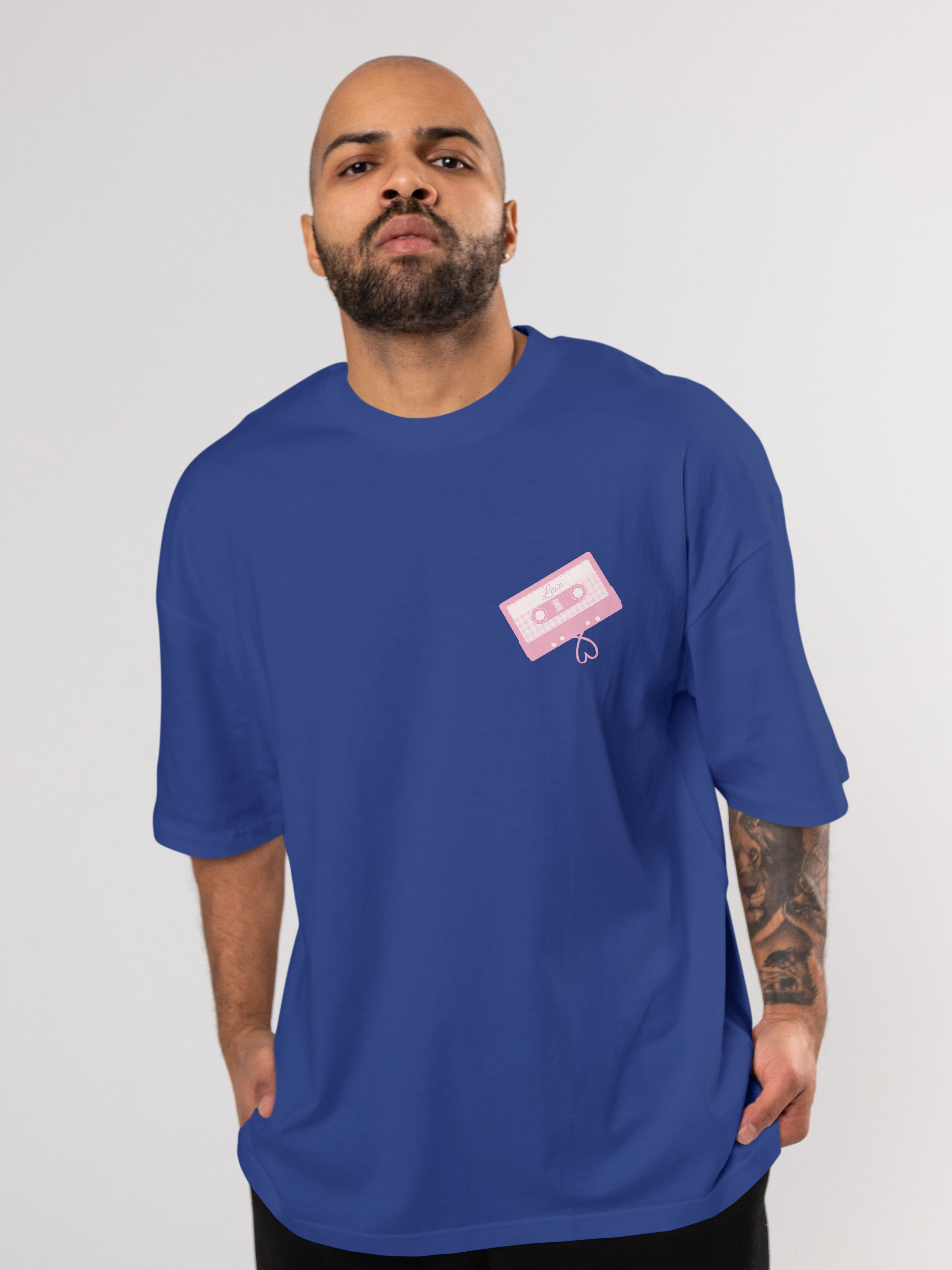 Love is all we need Oversized Tee