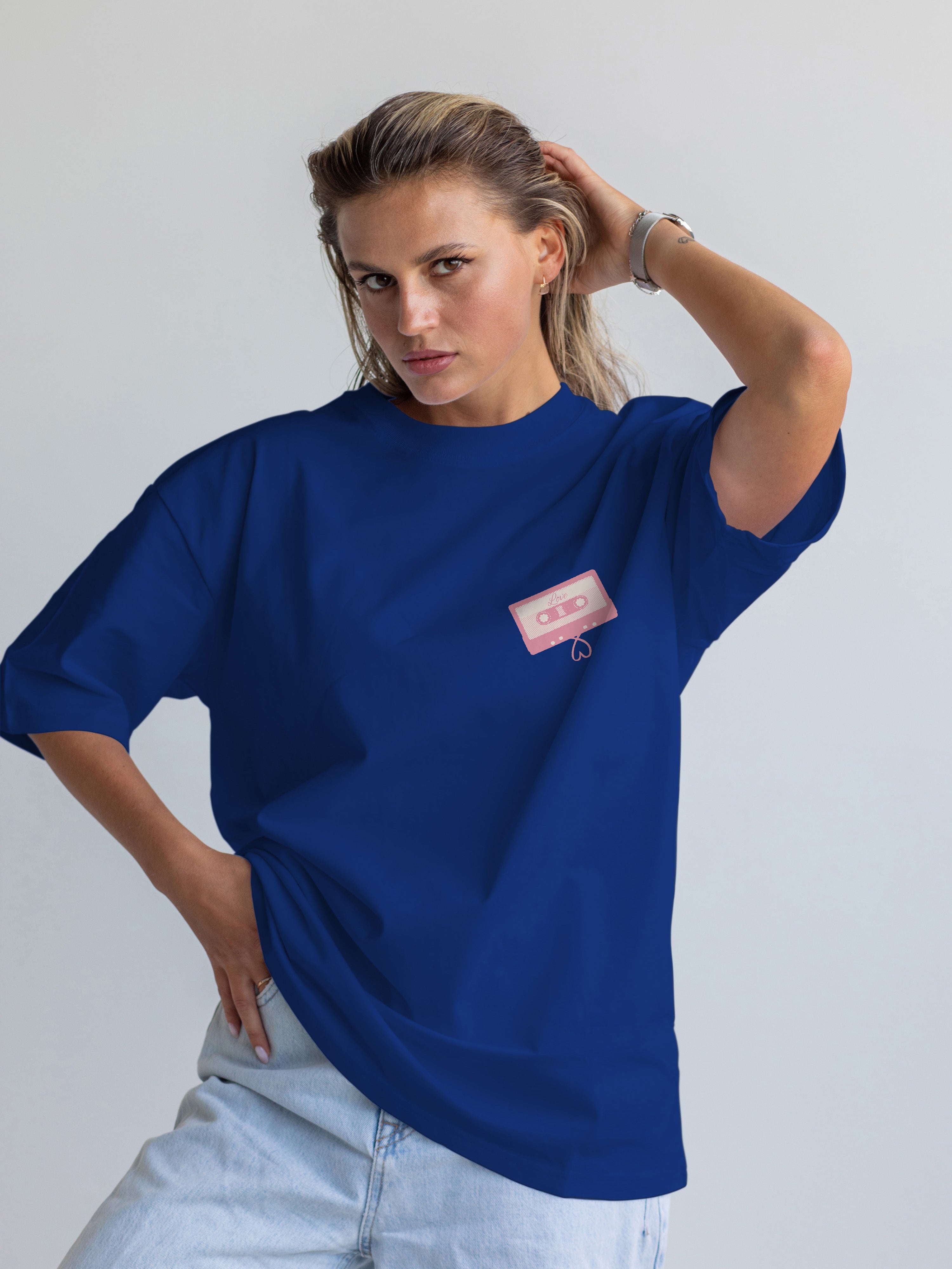 Love is all we need Oversized Tee