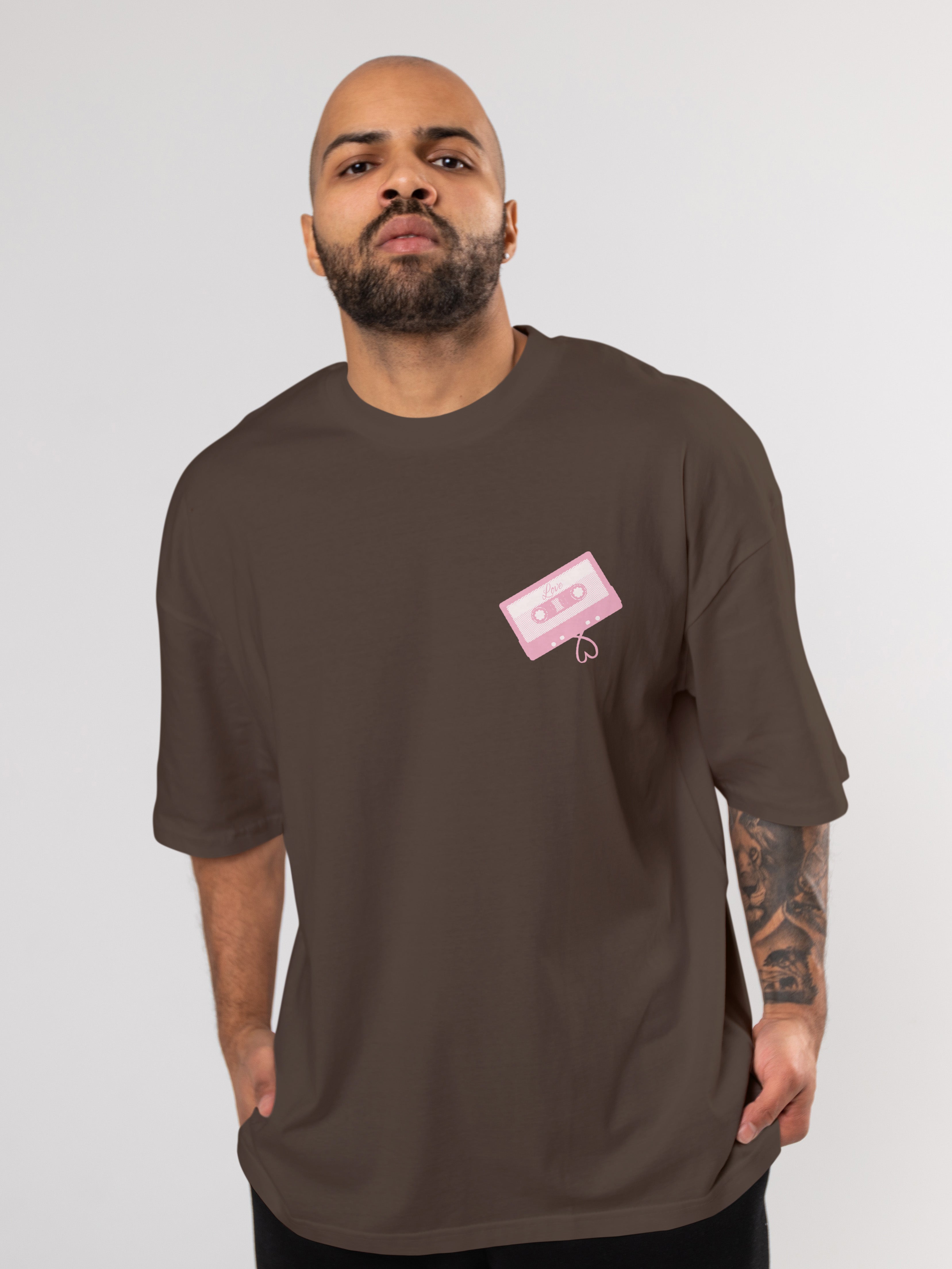 Love is all we need Oversized Tee