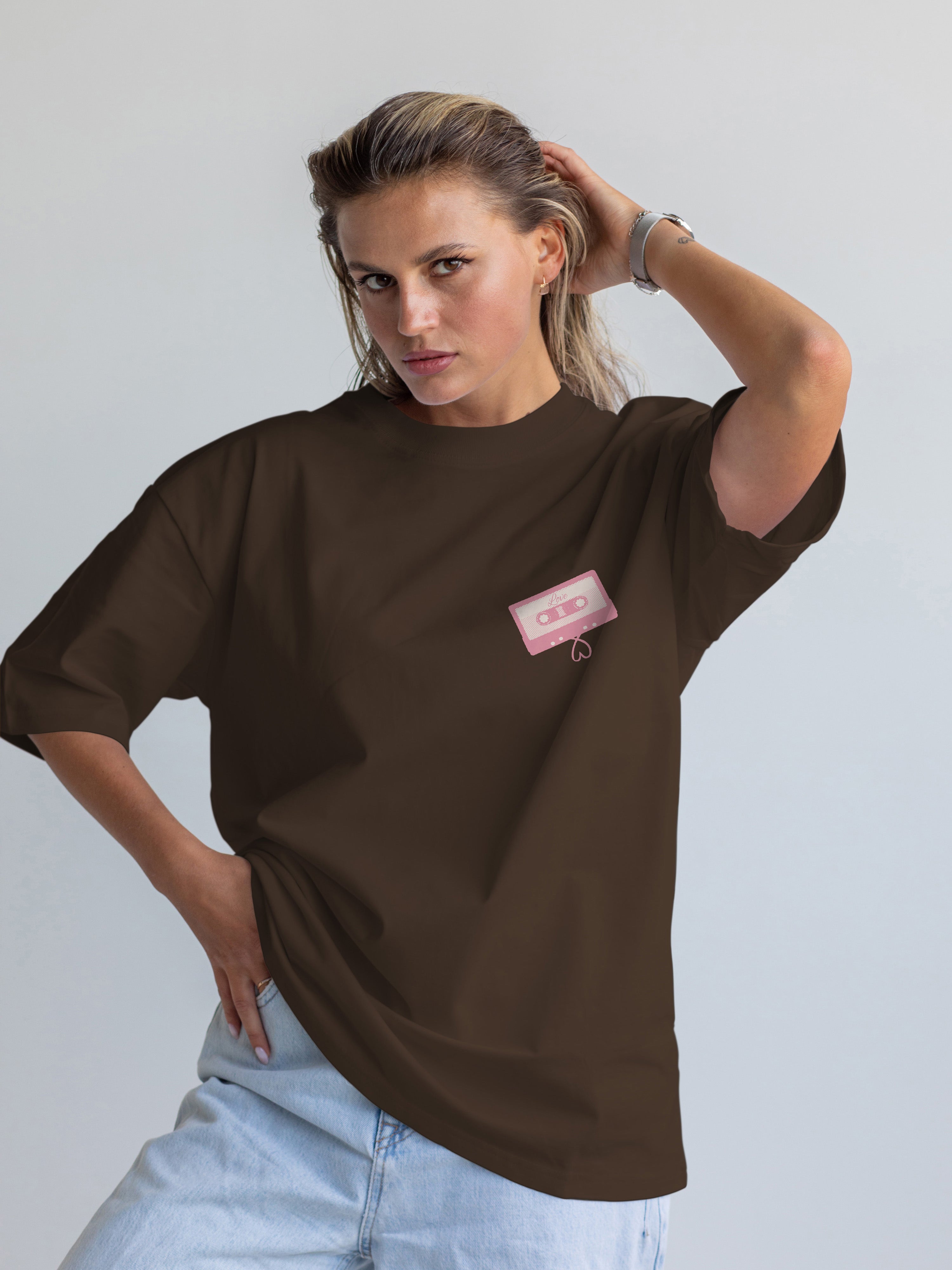 Love is all we need Oversized Tee