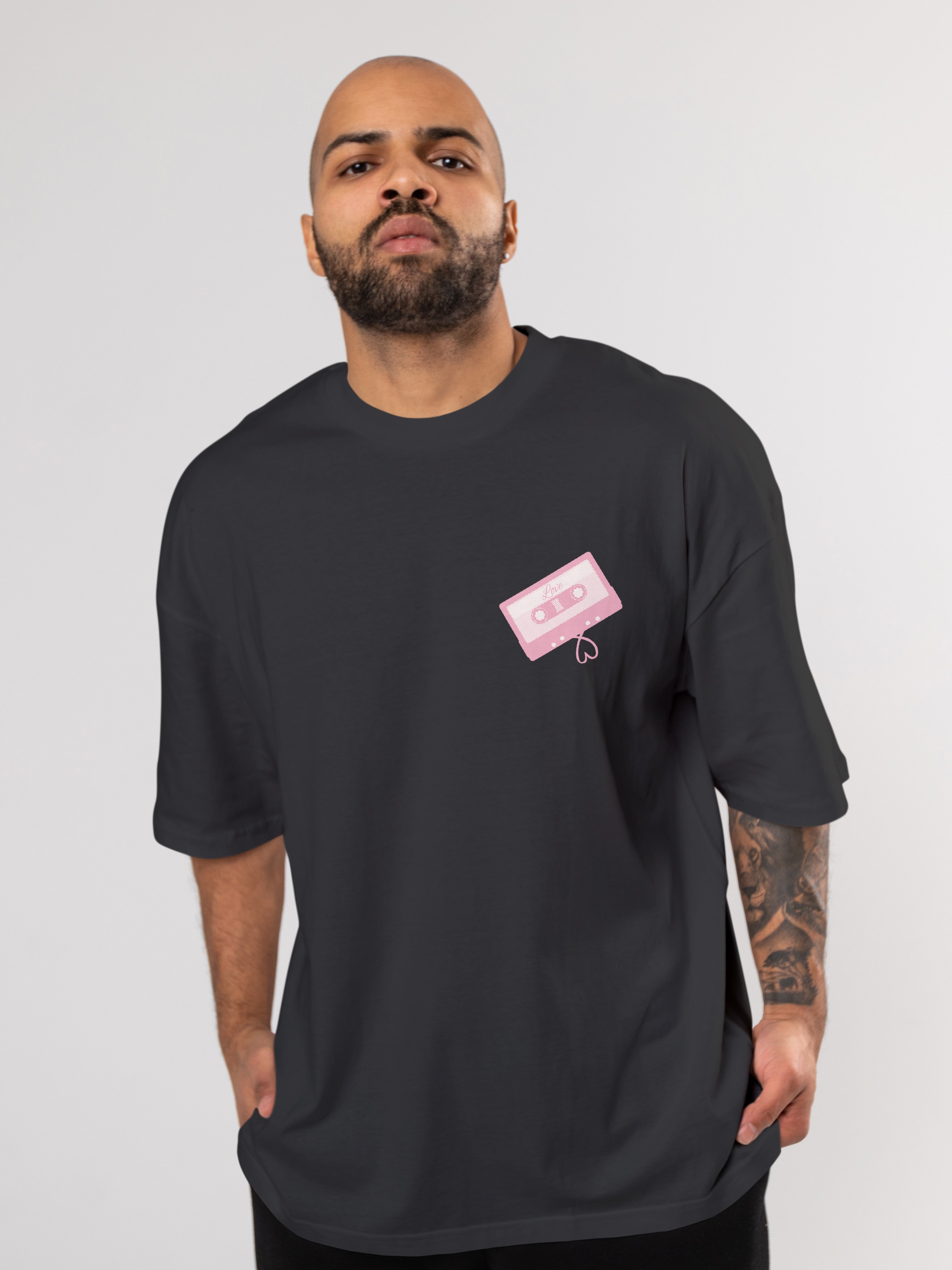 Love is all we need Oversized Tee