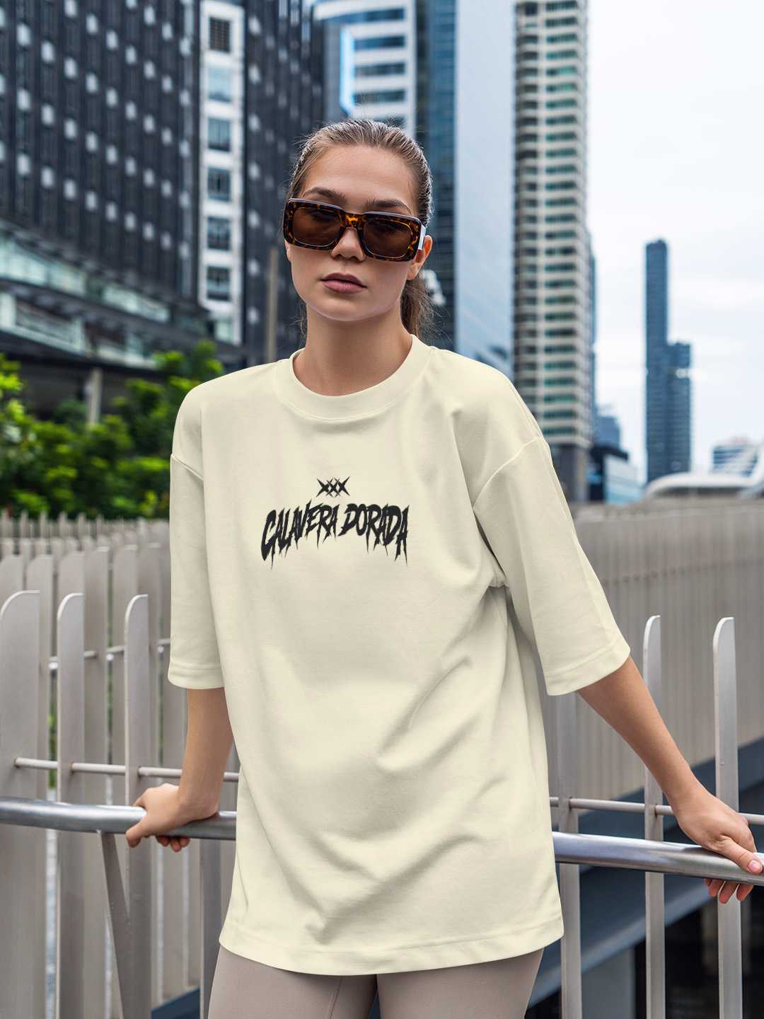 Calavera Dorada Oversized Tee