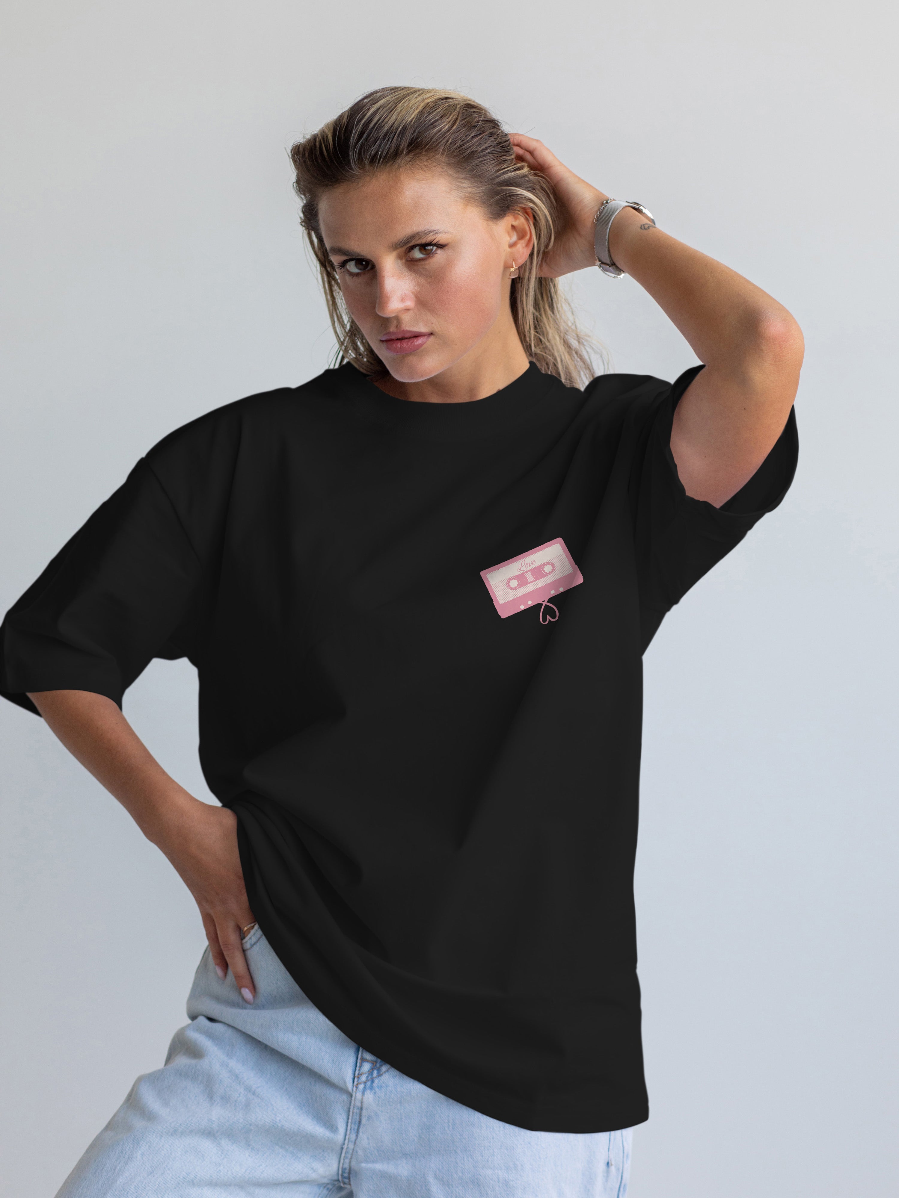 Love is all we need Oversized Tee